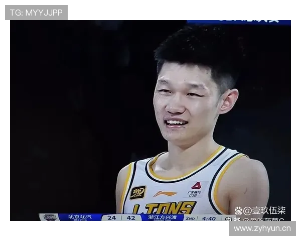 胡金秋抢板犯规升级违体引争议